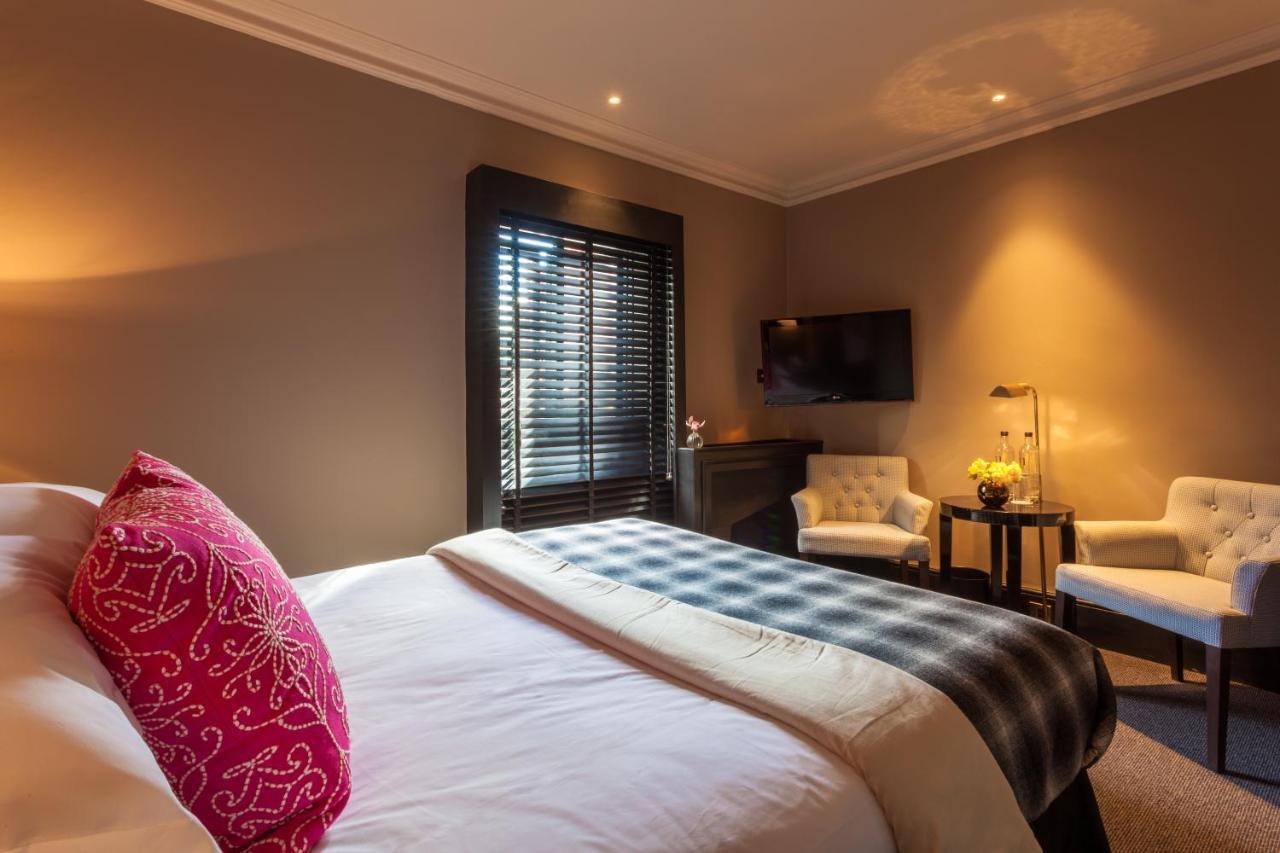 Petite Double room at 11 Cadogan Gardens