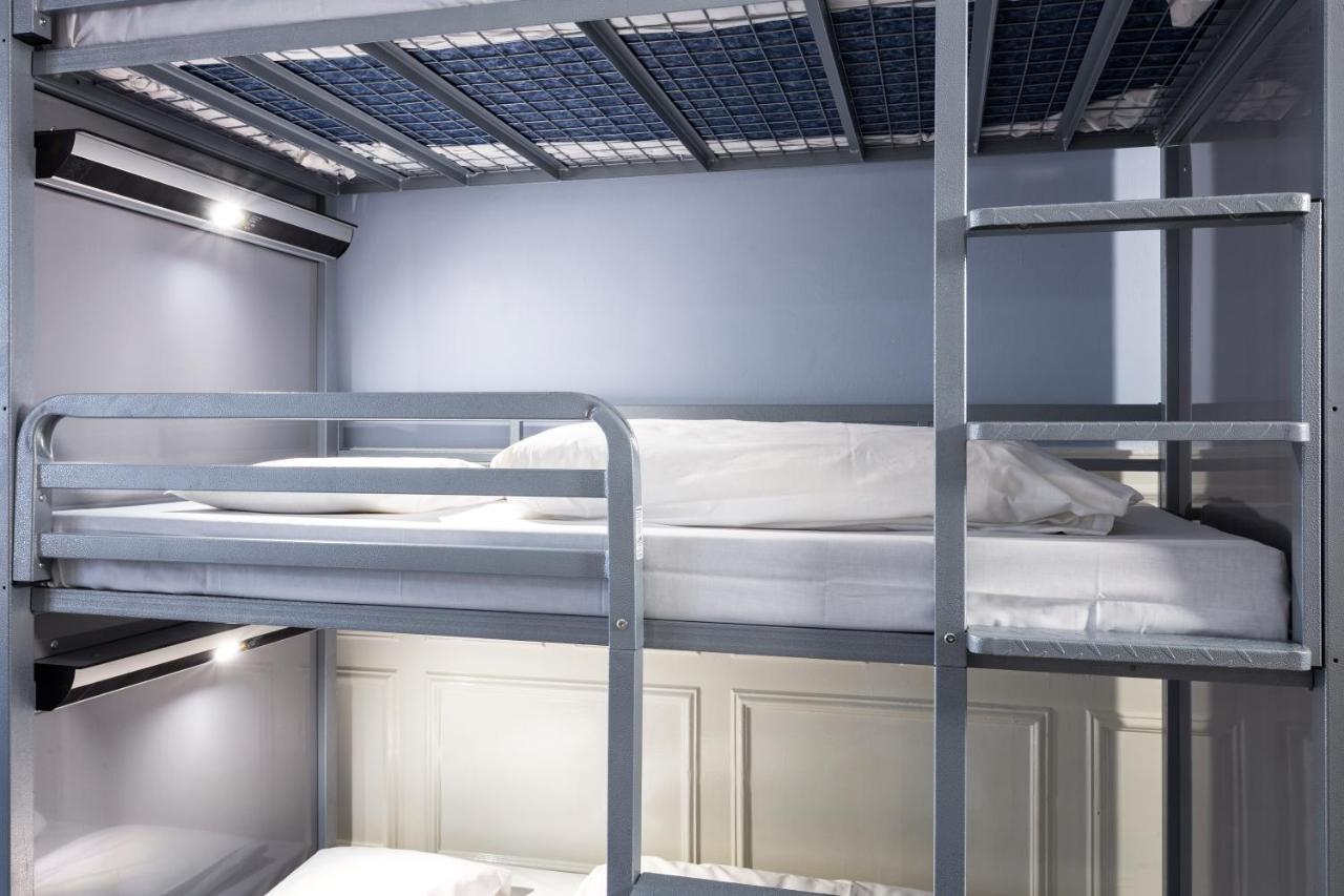 Bed 12-Bed Mixed Dormitory Room 18–40 years,1322754799:JPEG