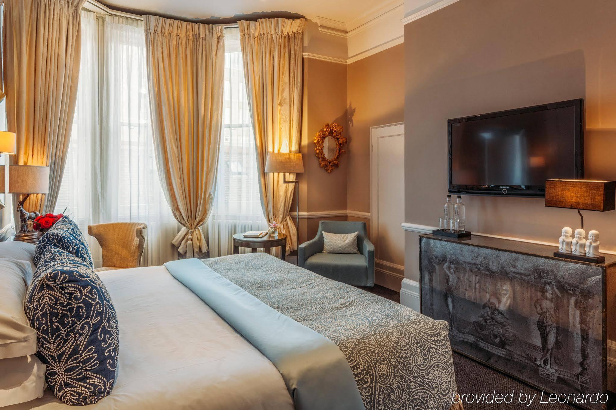 Deluxe King Room at 11 Cadogan Gardens