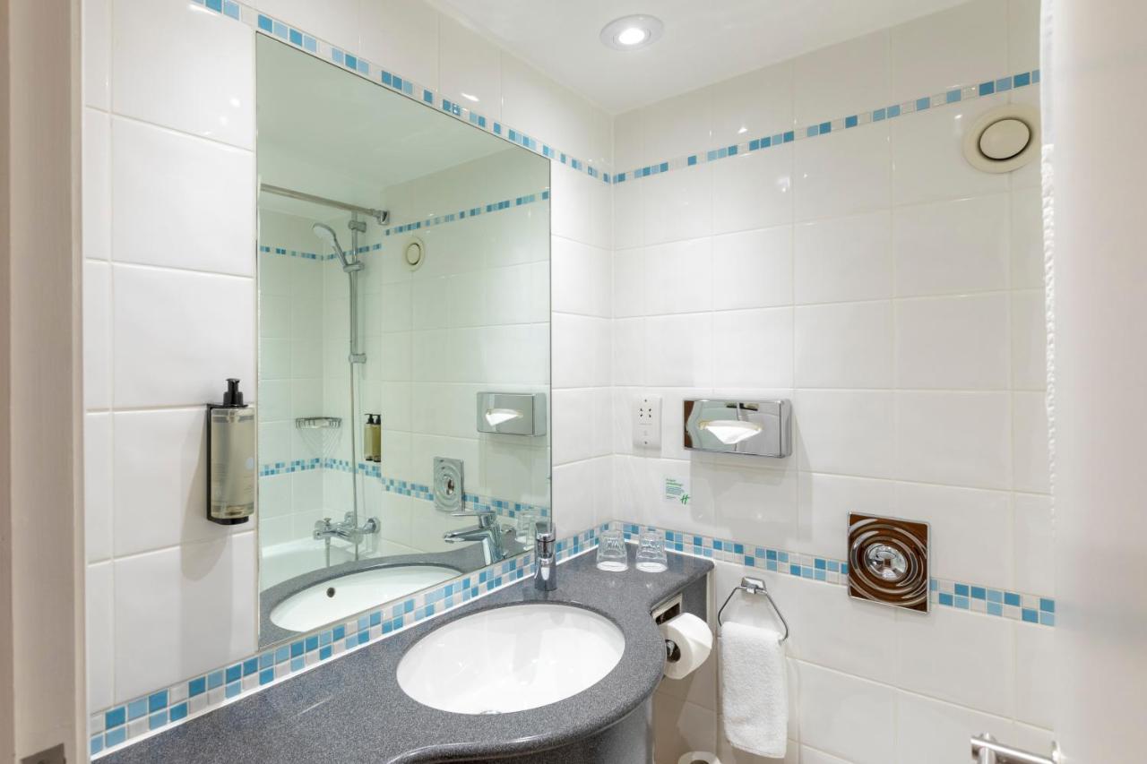 2 Single Standard 25sqm