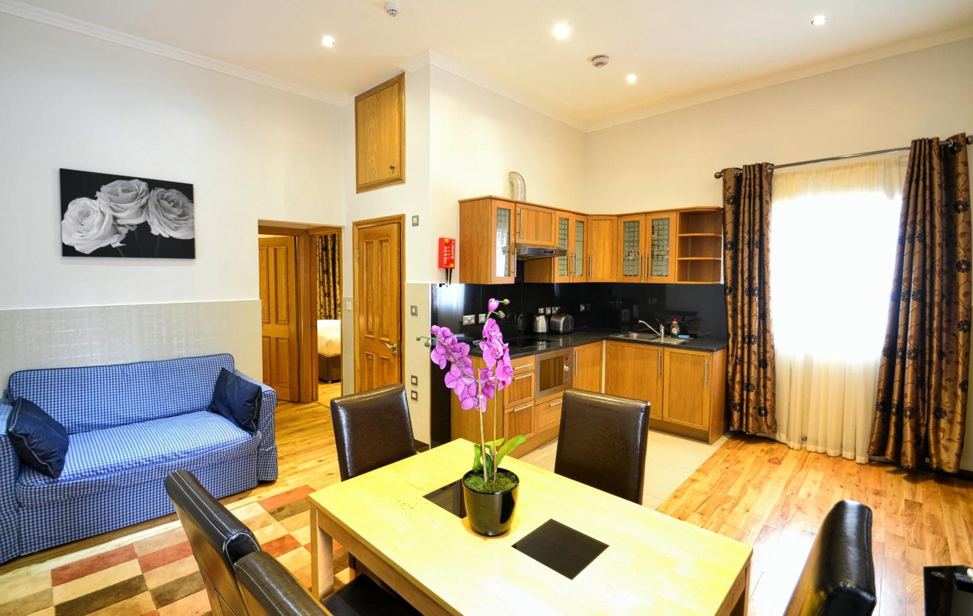 Two-Bedroom Apartment (5 Adults),1215416881:JPEG
