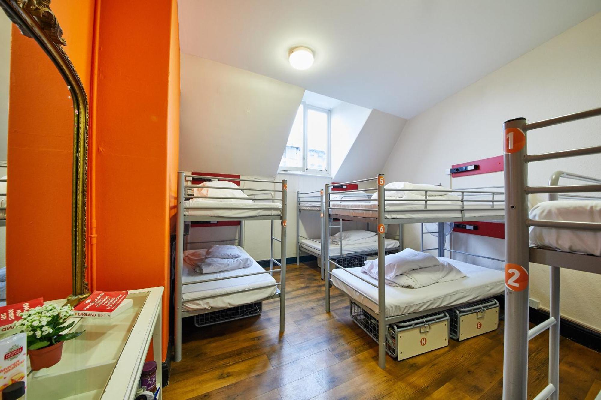 8-Bed Mixed Dormitory Room,1498572685:JPEG