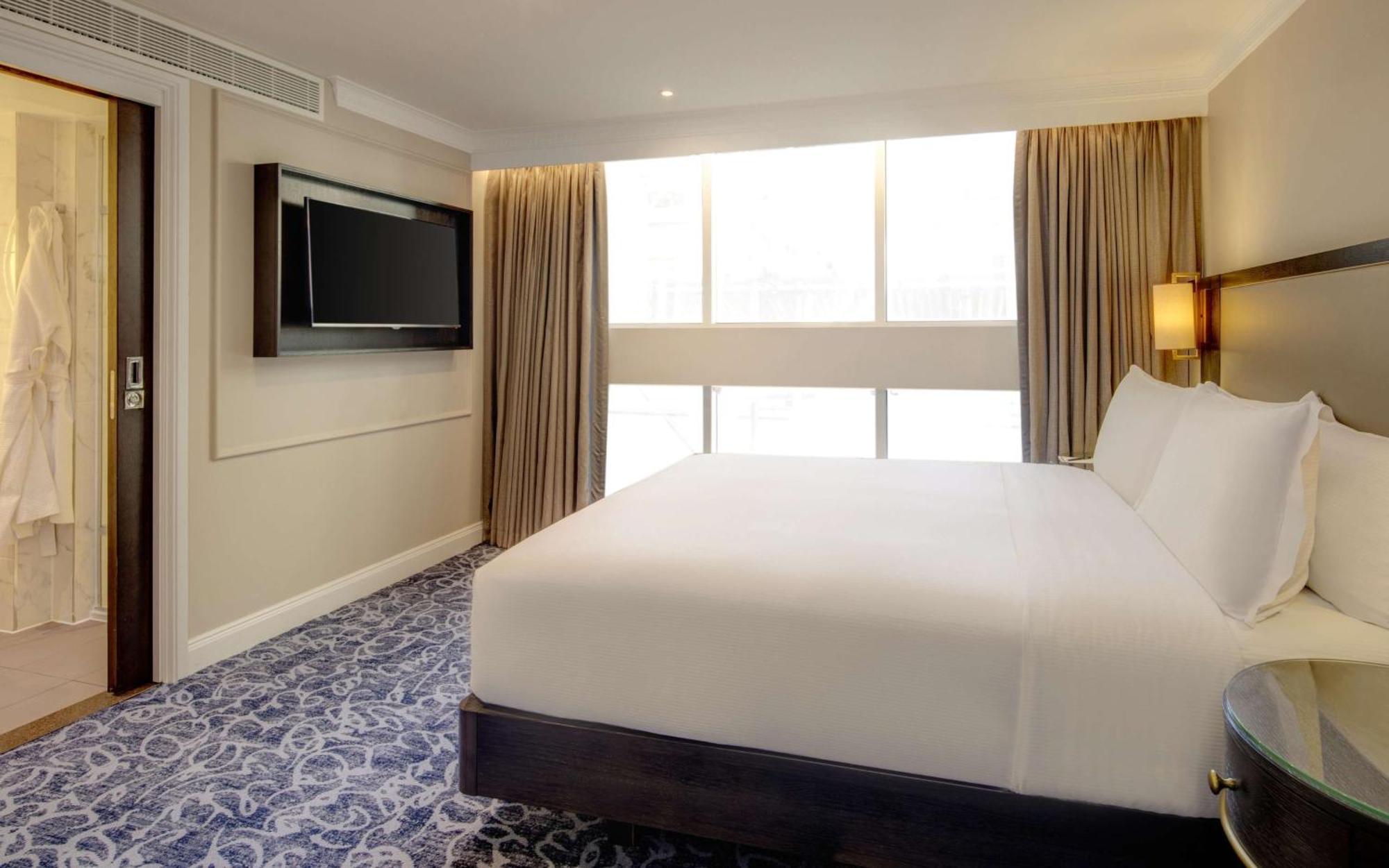 Executive Suite,1548848515:JPEG