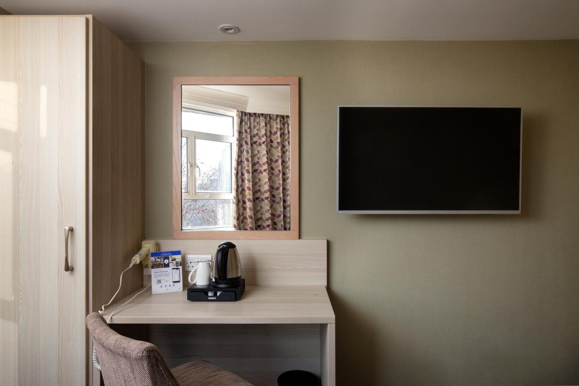 Twin Room,1583276699:JPEG