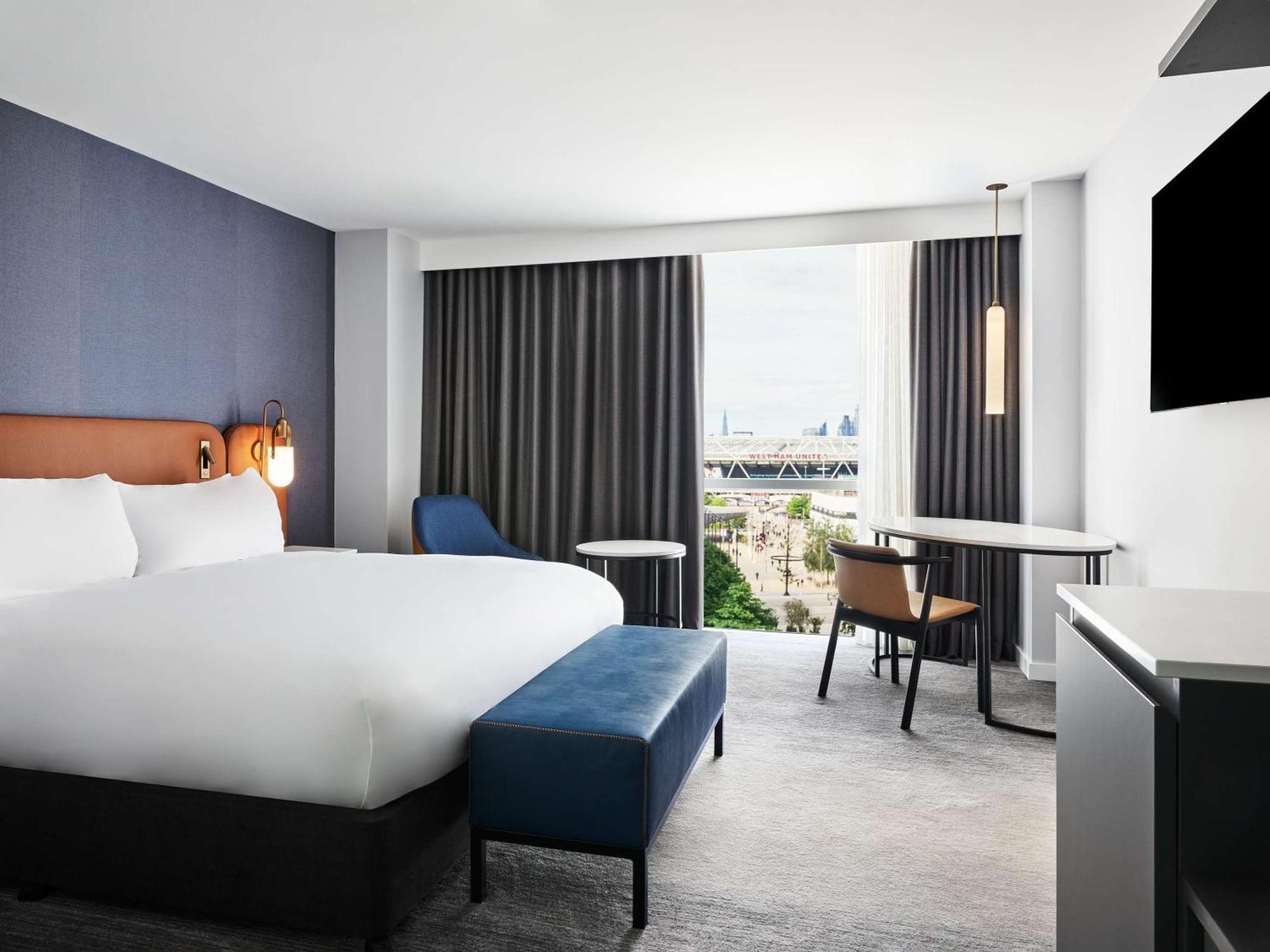 Deluxe King Room with Olympic Park View,1499529943:JPEG