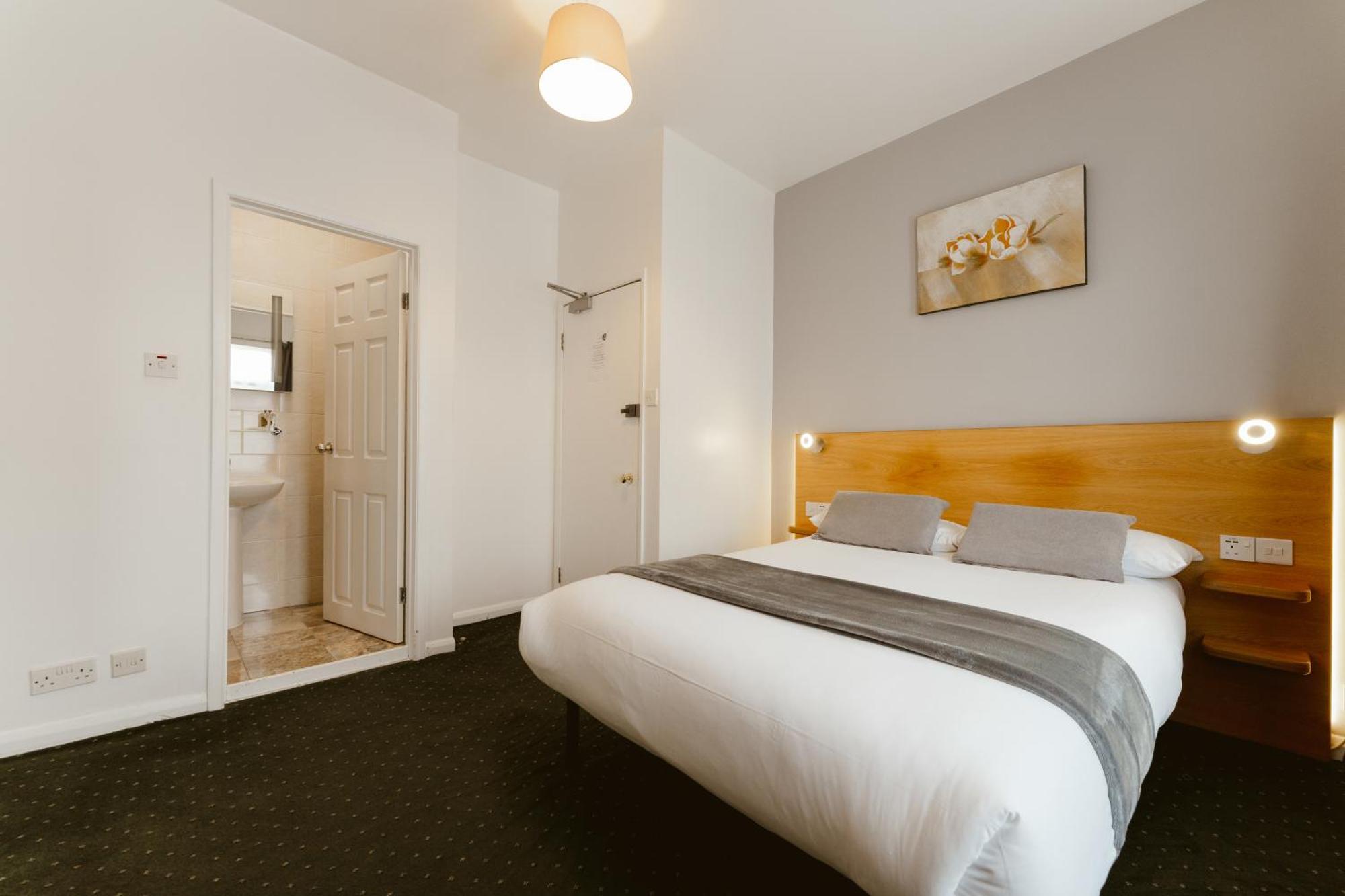 Double Room,1516358968:JPEG
