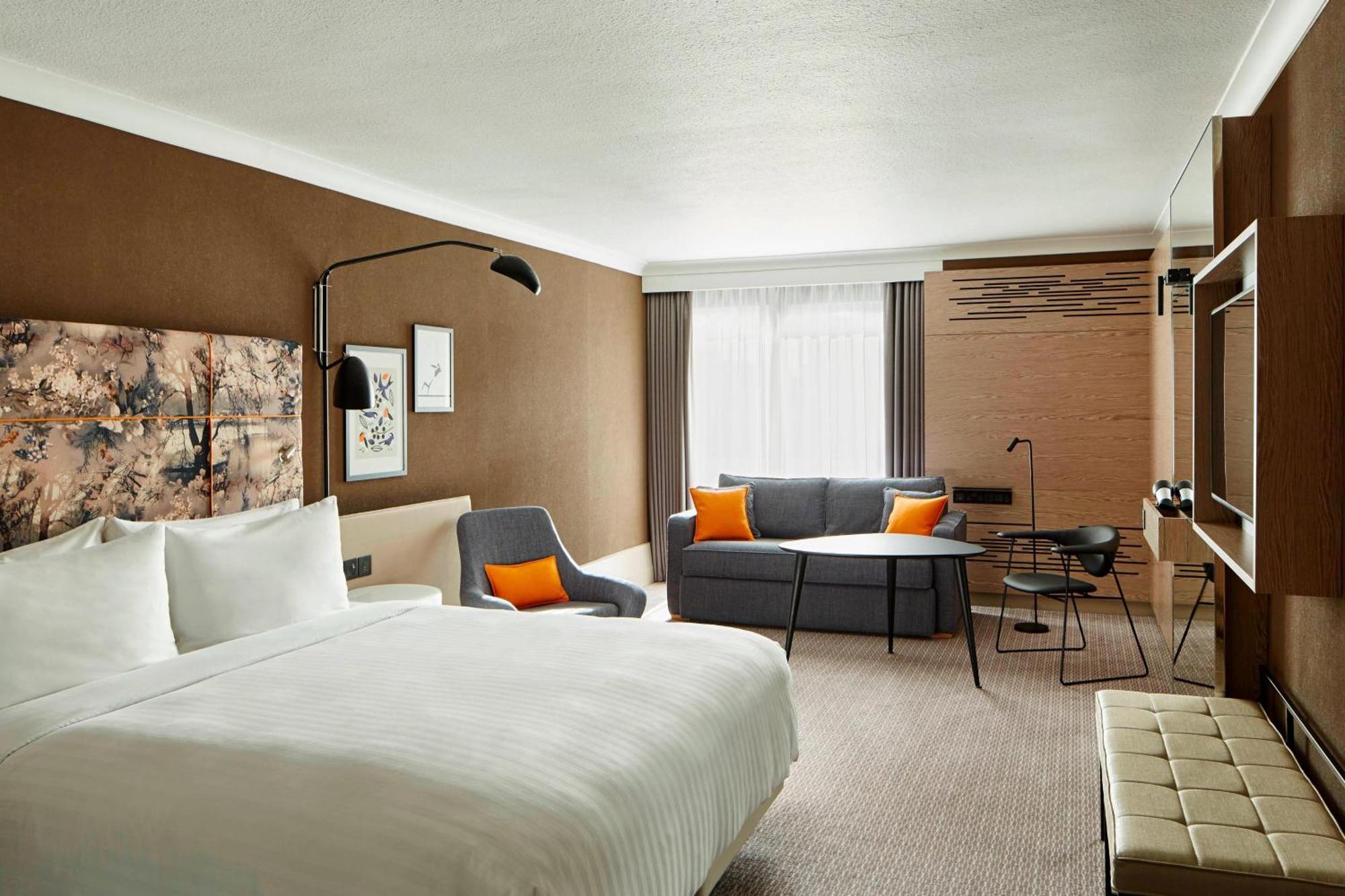 Superior King, Larger Guest room, 1 King, Sofa bed, Balcony,1705790439:JPEG
