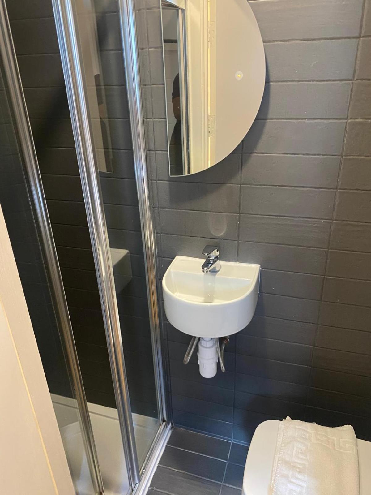 En Suite Single Room without window