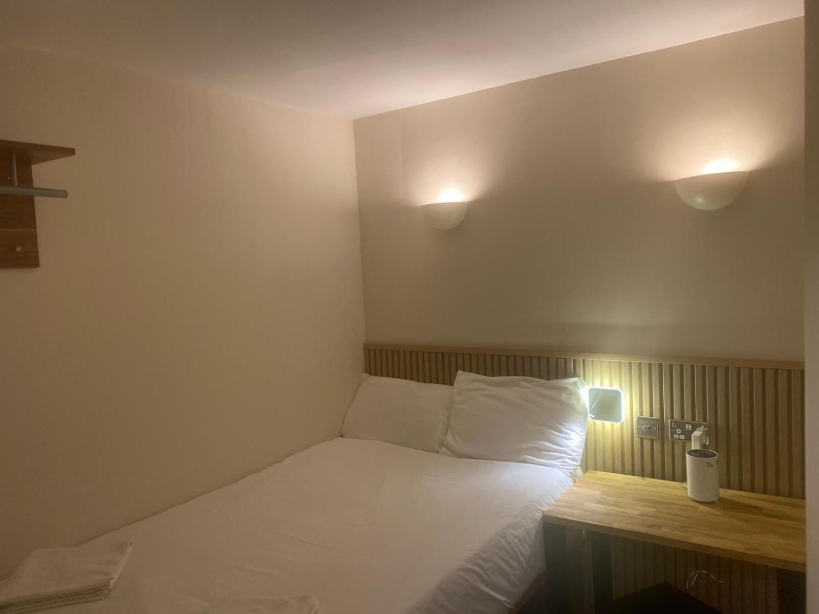 En Suite Single Room without window,1587493364:JPEG