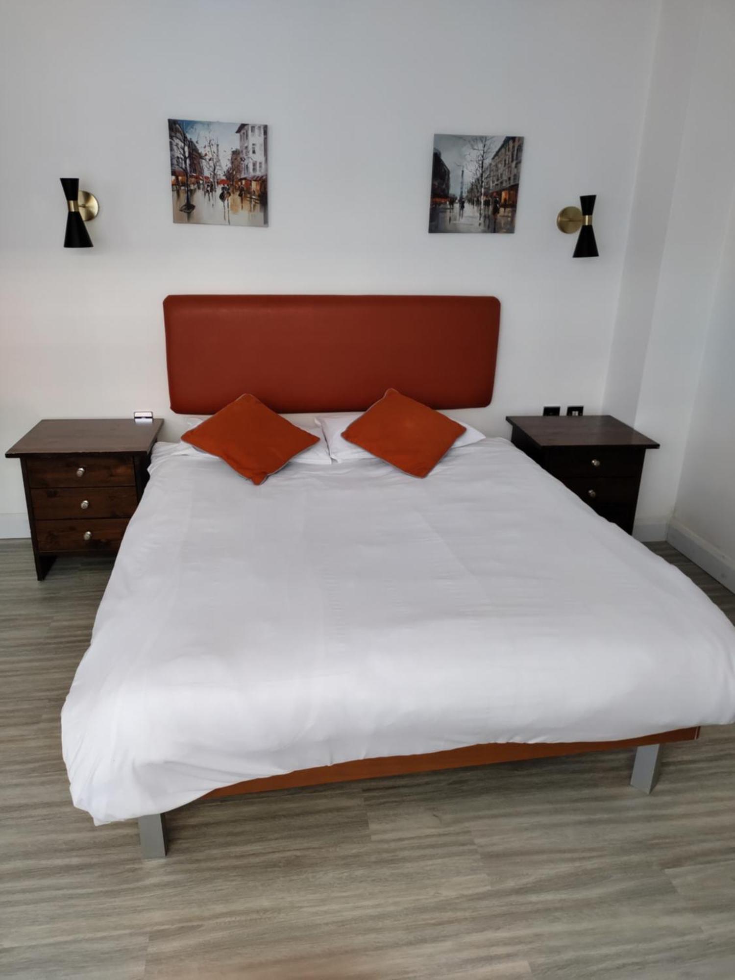 One-Bedroom Apartment,1668151673:JPEG