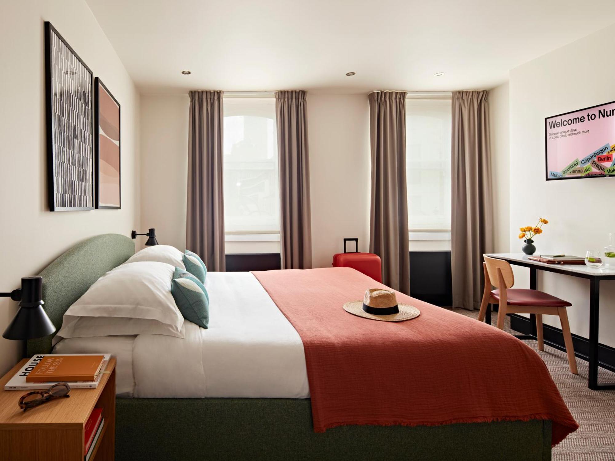 Medium Room