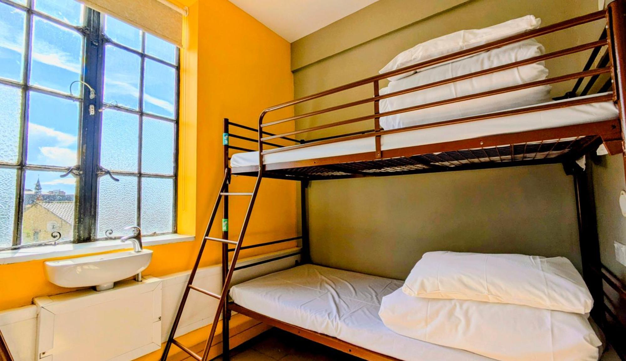 Bed 4 Mixed Room