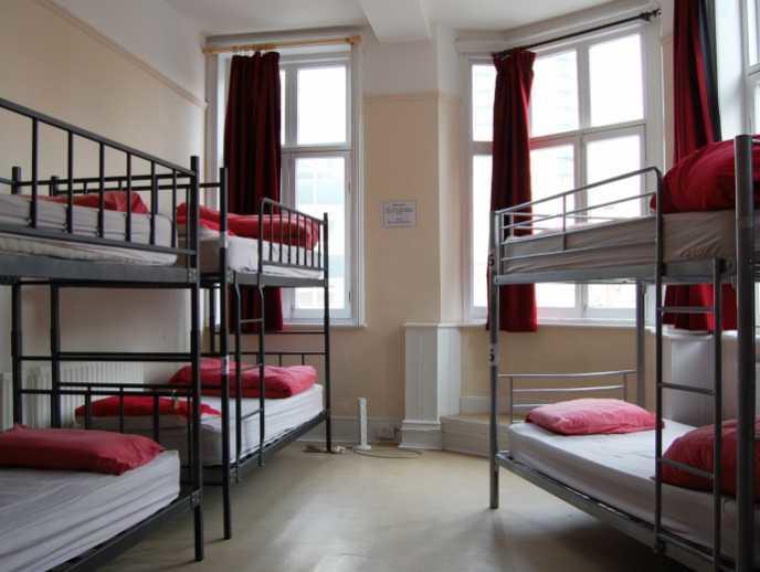 Posto Letto in Dormitorio Misto con 6 Letti