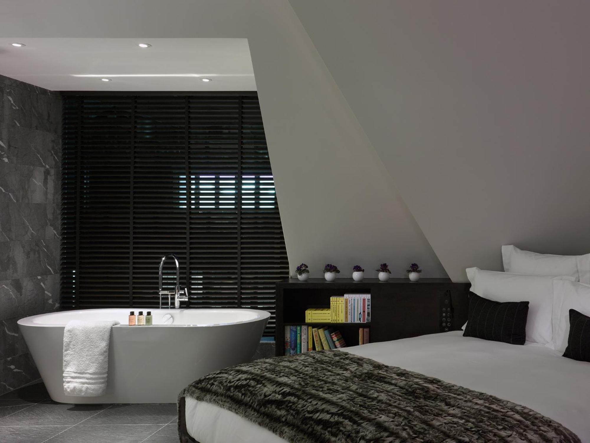 Junior Suite,1499585320:JPEG