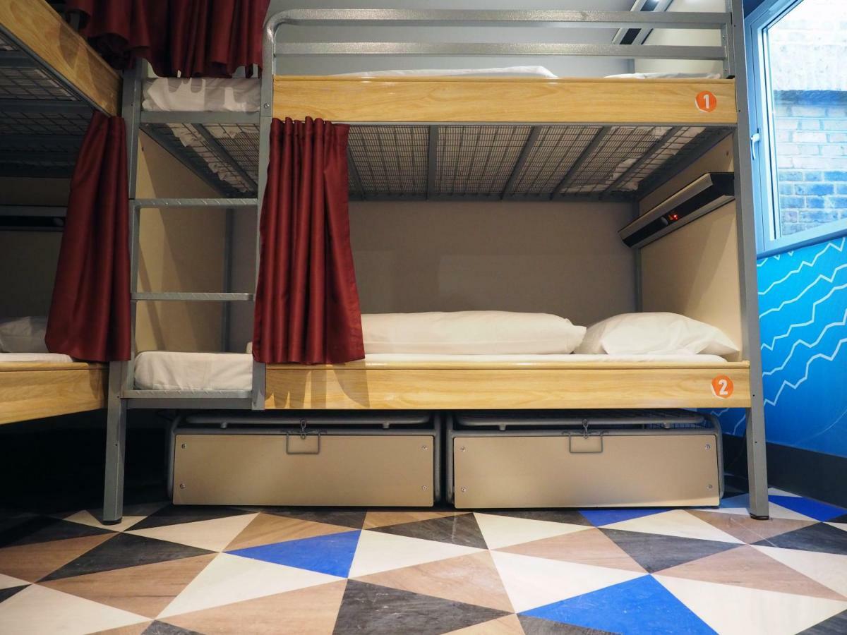 Bed 8-Bed Mixed Dormitory Room