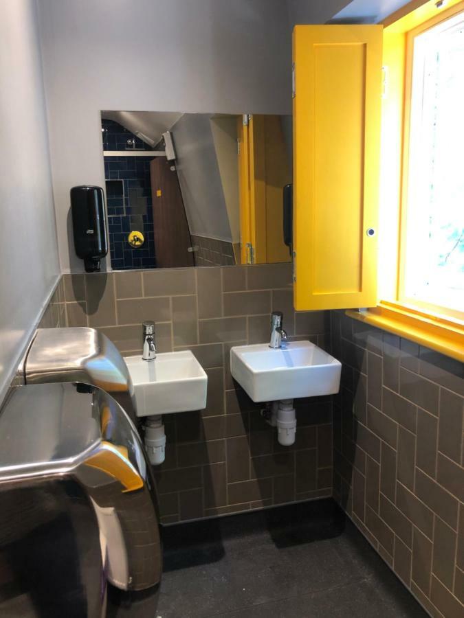 Letto in Dormitorio Misto per 9 Persone con Bagno in Comune
