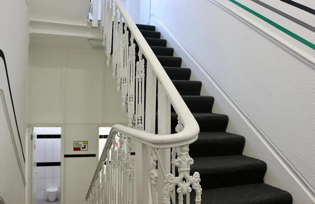 Urbany Hostel London 18-40 Years Old-1