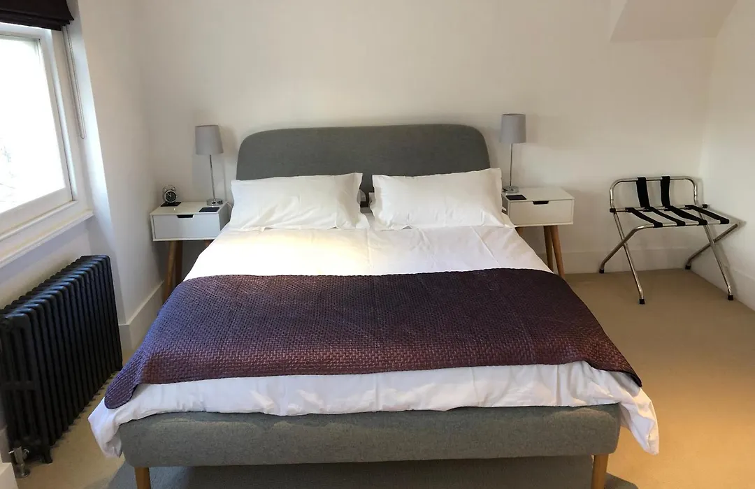 Kennington B & B-1
