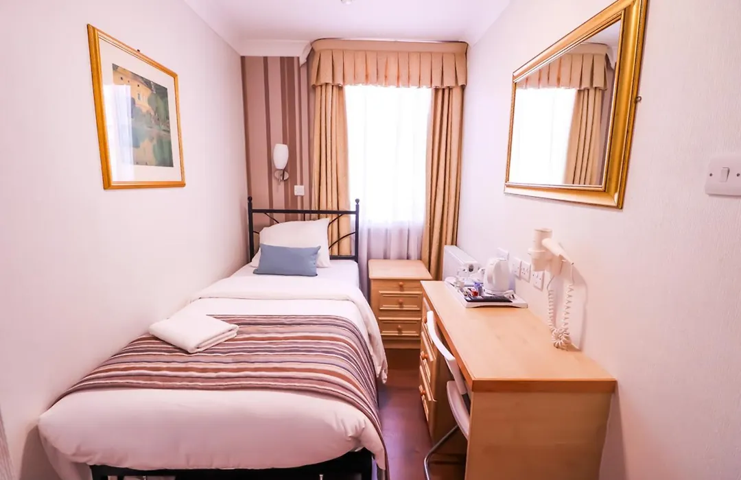 Fairway Hotel-1