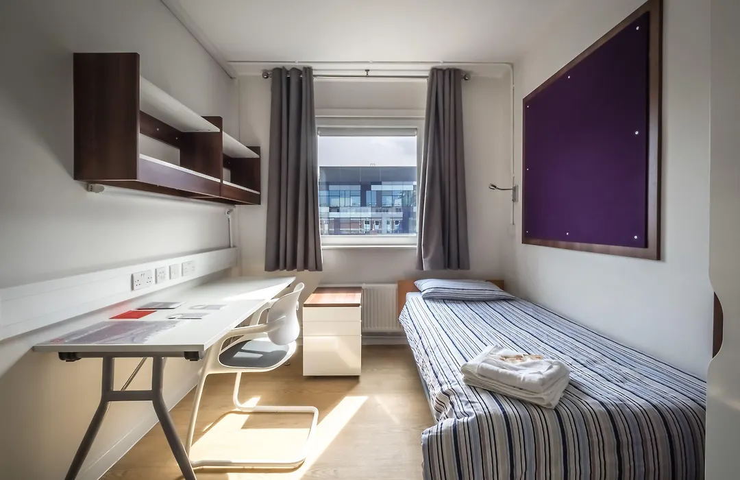 Lse Carr-Saunders Hall-1