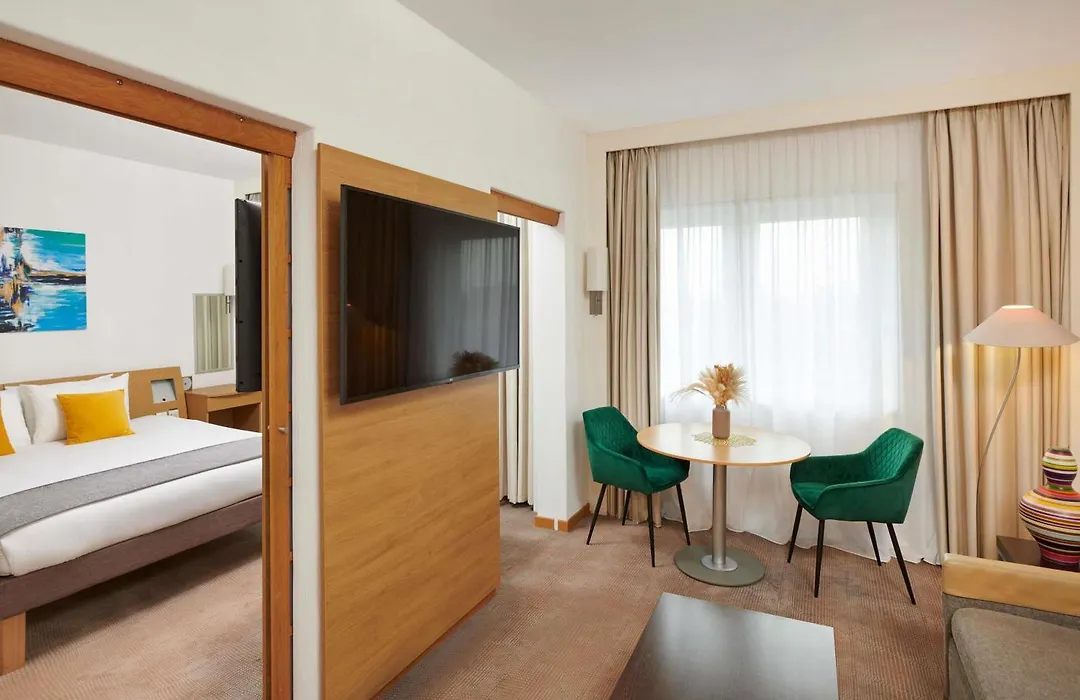 Novotel London West-1
