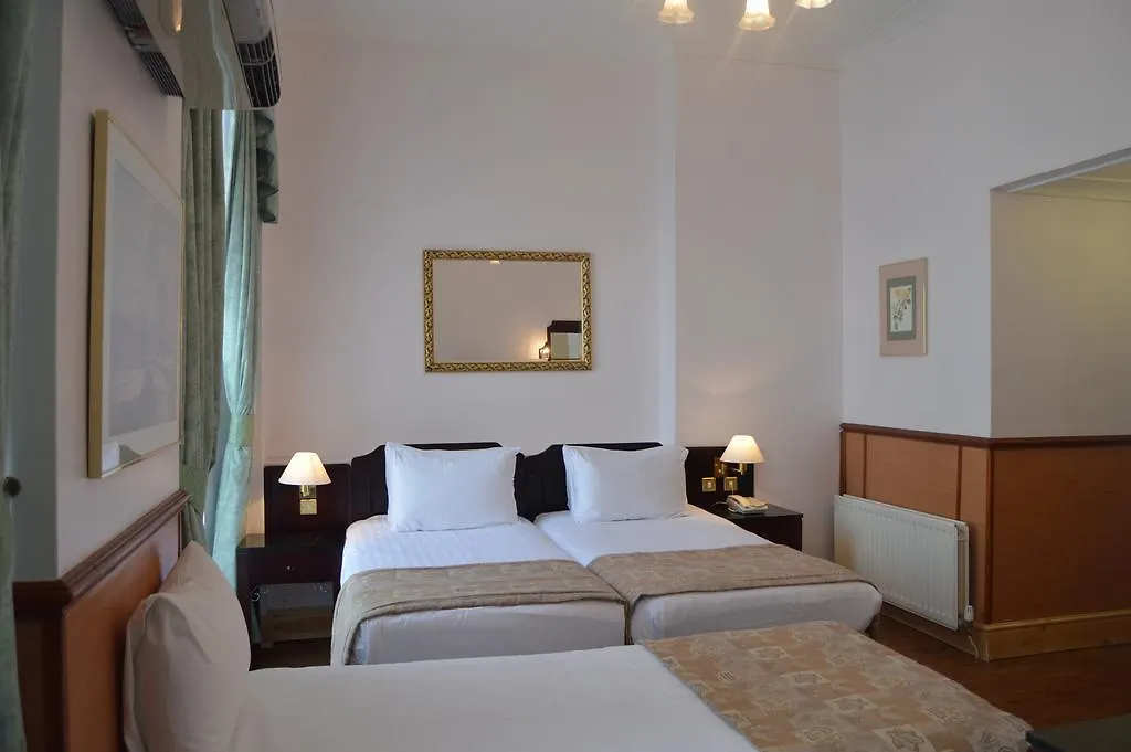 Holiday Villa Hotel-1