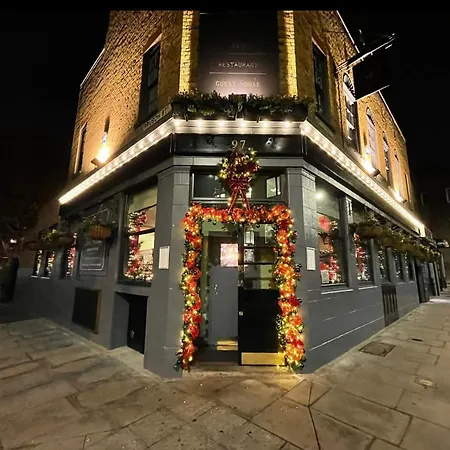 Dockers Inn-3