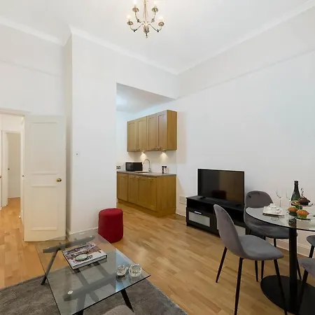 Notting Hill Apartment | Portobello Road, Hyde Park & Tube-2