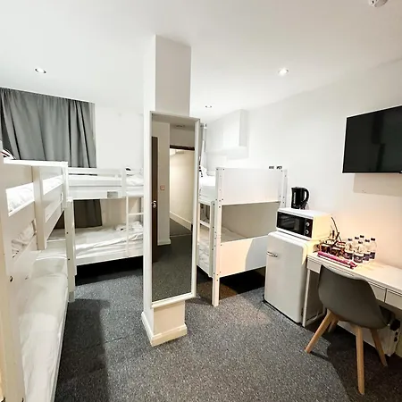 205 Earls Court Rooms-3