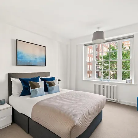Dolphin House Serviced Apartments-3