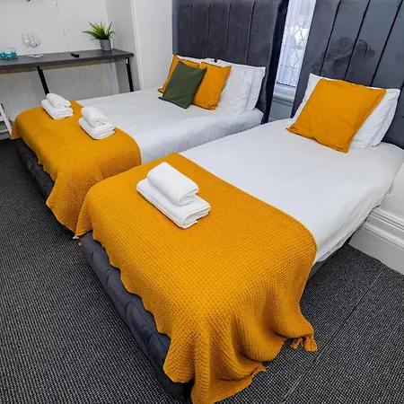 Woodford Hotel-2
