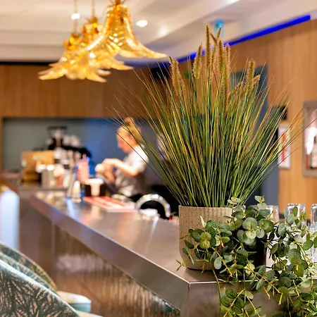Hilton London Kensington Hotel-3
