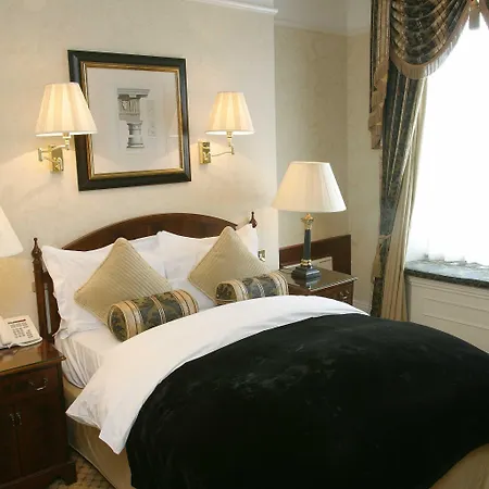 The Colonnade-3