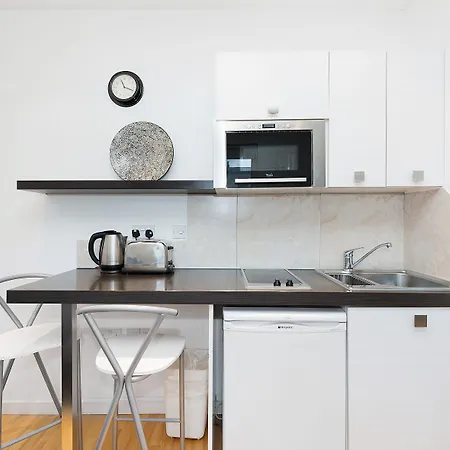 Hyde Park Executive Apartments-3