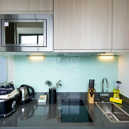 Staycity Aparthotels London Deptford Bridge-3