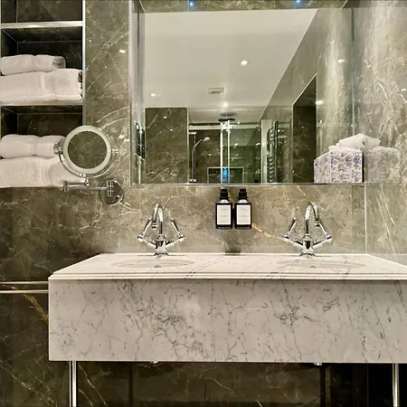 The Leonard Hotel-3