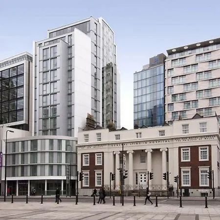 Premier Inn London Waterloo-2