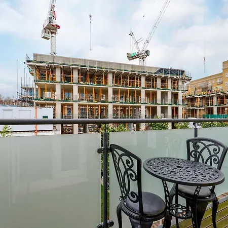 Tower Bridge Lux-Townhouse-3